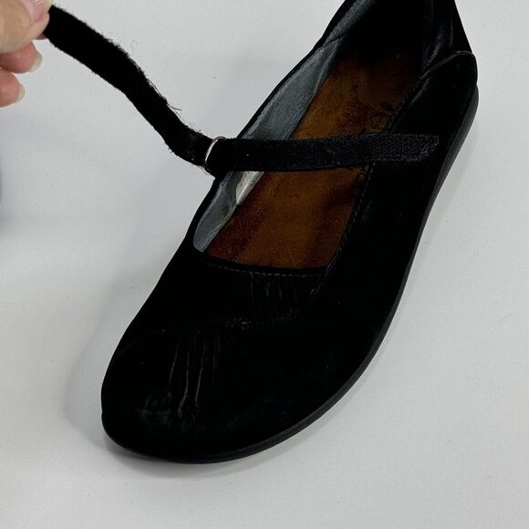 Naot Mary Jane Comfort Black Suede Leather Trim Size 38 (7-7.5) - Picture 5 of 8